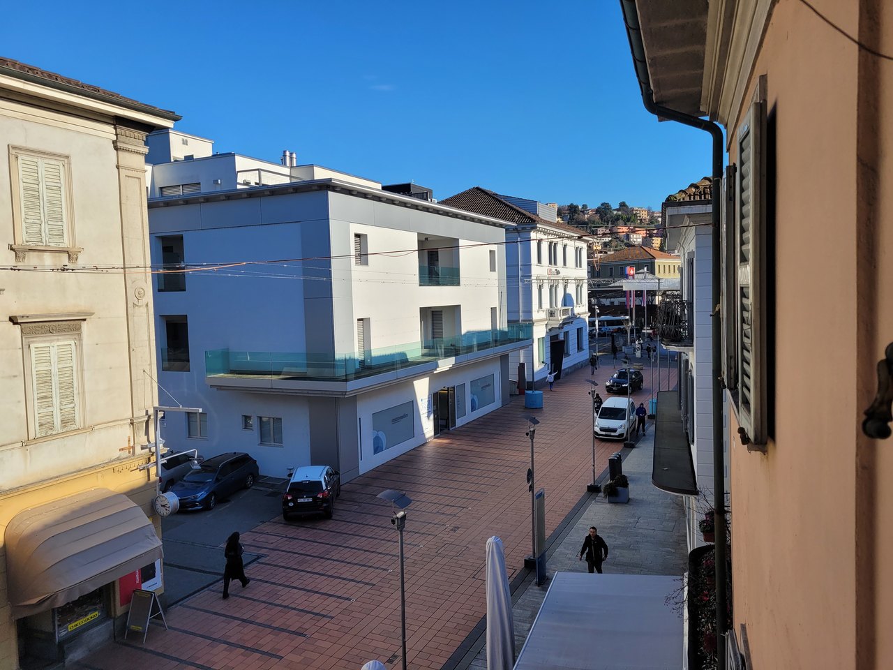 MFH mit Aussicht 2 Min. von Zollgrenze zu Italien , Casa vendita, 6830 Chiasso
