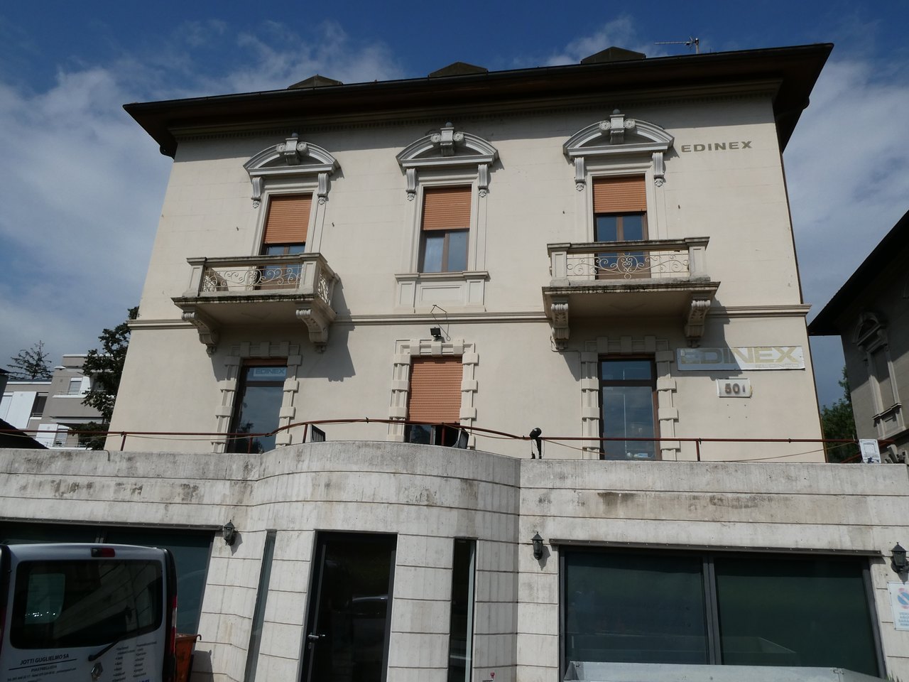 Palazzina stile liberty a Balerna zona srategica , Appartamento vendita, 6828 Balerna