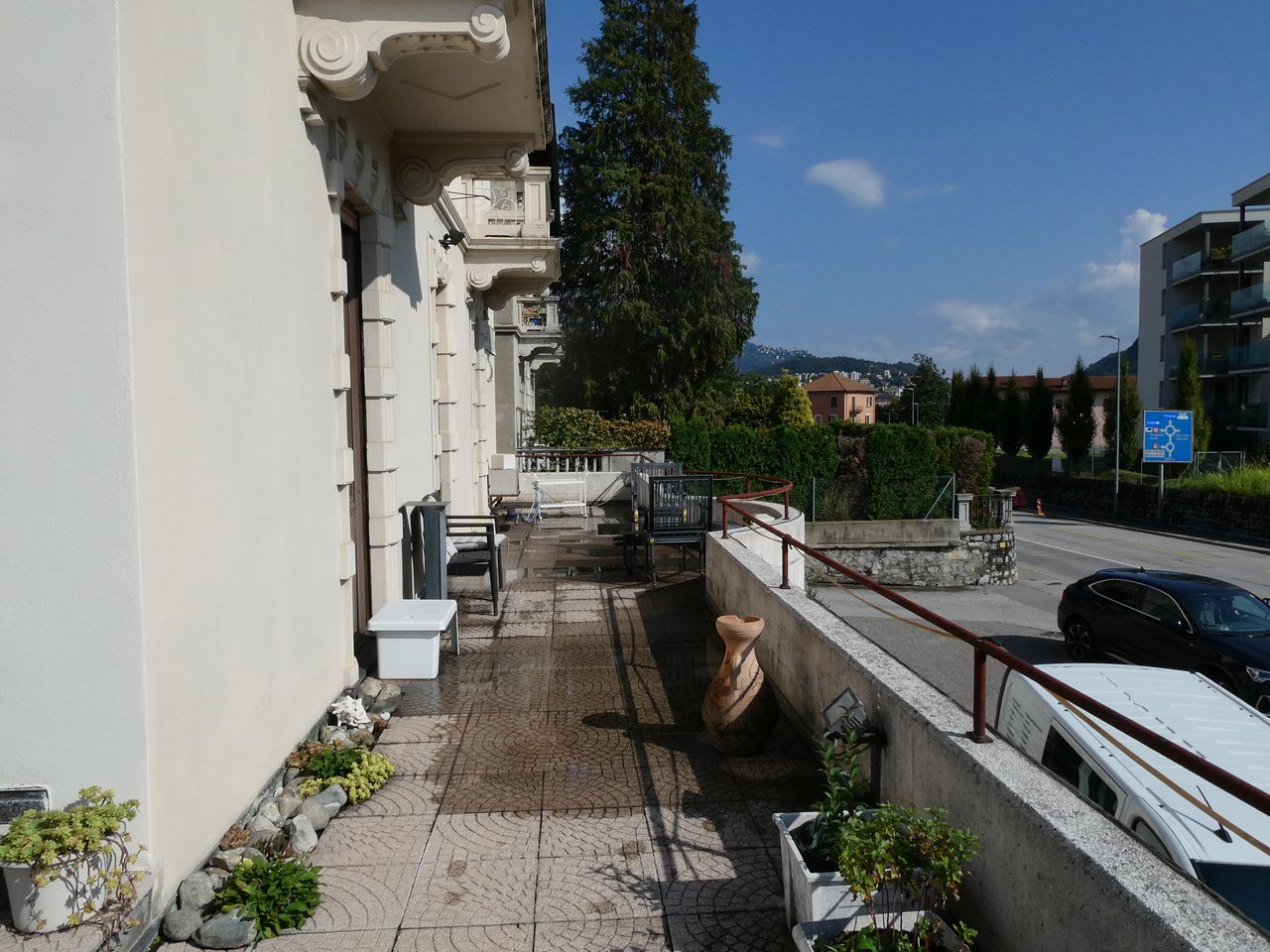 Ampio appart. o uffico con grande terrazza , Appartamento vendita, 6828 Balerna