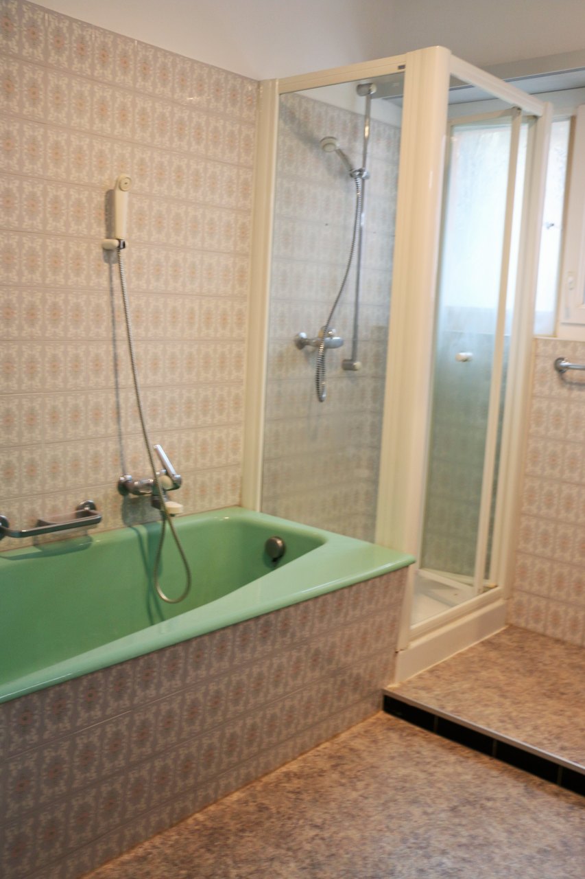 Bagno con vasca e doccia , Haus zu verkaufen, 6500 Bellinzona