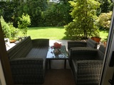 Gediegener gedeckter Gartensitzplatz mit Markise , Appartamento vendita, 6900 Lugano